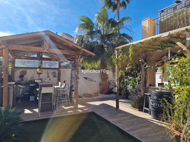 4 soveværelse Semi-Rækkehus til salg i Riviera del Sol, Mijas - € 460.000 (Ref: 9607691)