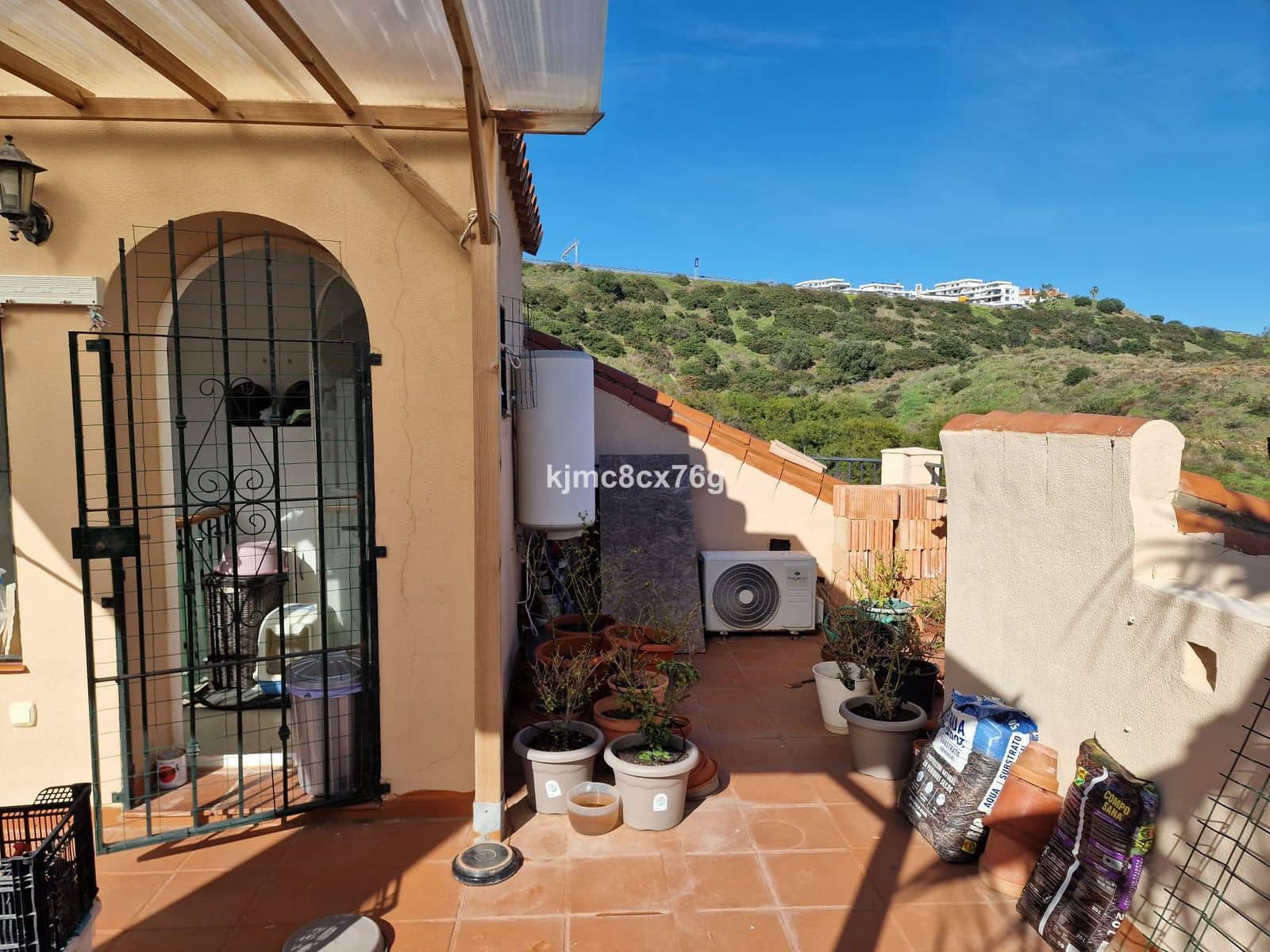 4 soveværelse Semi-Rækkehus til salg i Riviera del Sol - € 460.000 (Ref: 9607691)