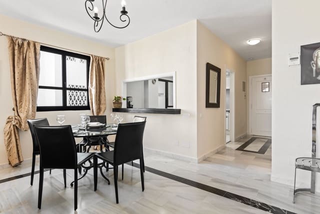 2 soveværelse Lejlighed til salg i Puerto Banus, Marbella - € 800.000 (Ref: 9607692)