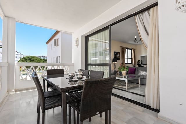 2 soveværelse Lejlighed til salg i Puerto Banus, Marbella - € 800.000 (Ref: 9607692)