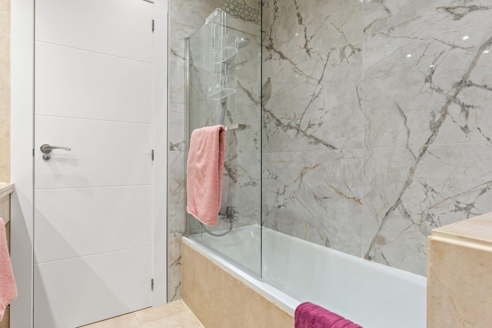 2 quarto Apartamento para venda em Puerto Banus - 800 000 € (Ref: 9607692)