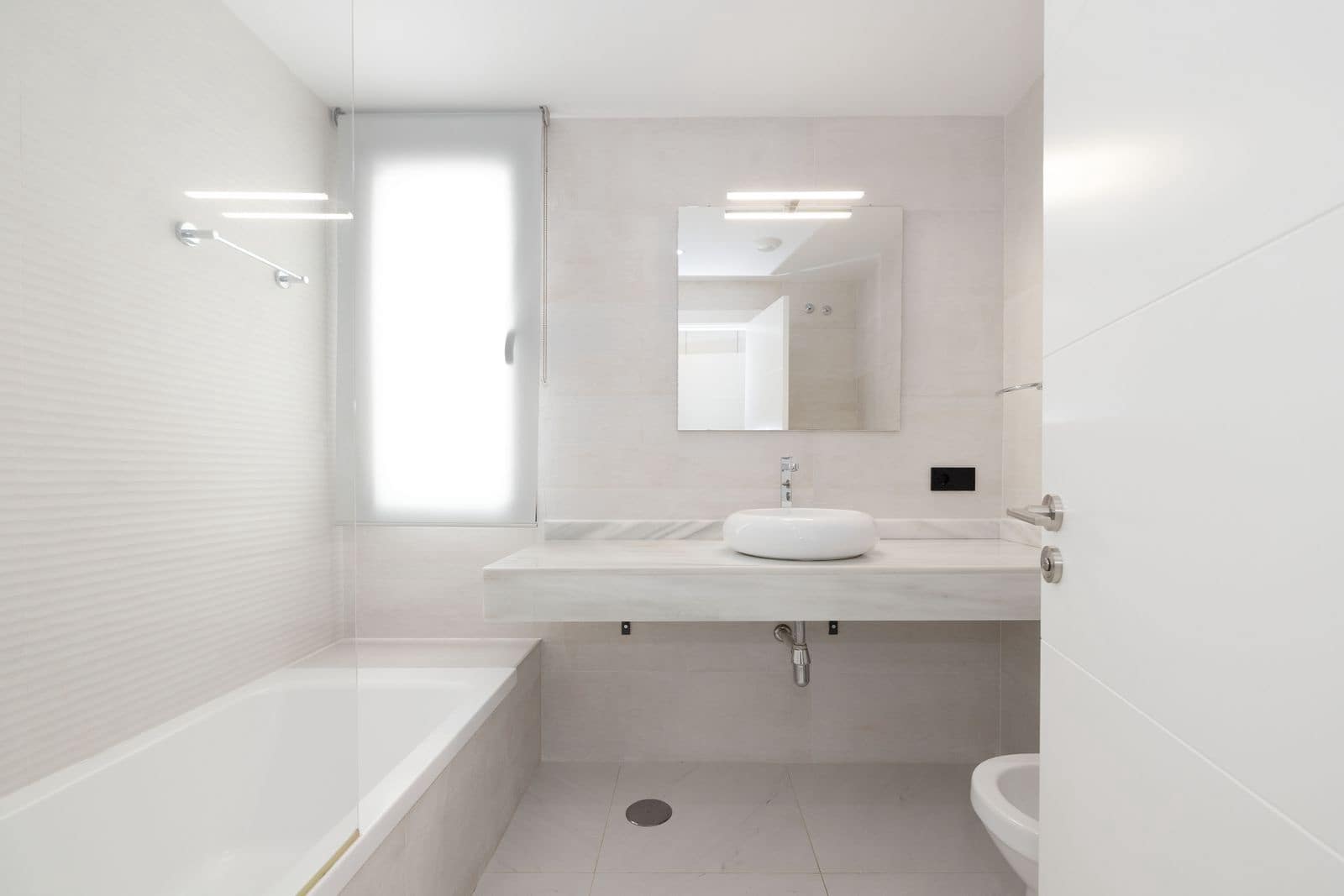 2 bedroom Apartment for sale in Estepona - € 510,000 (Ref: 9607693)