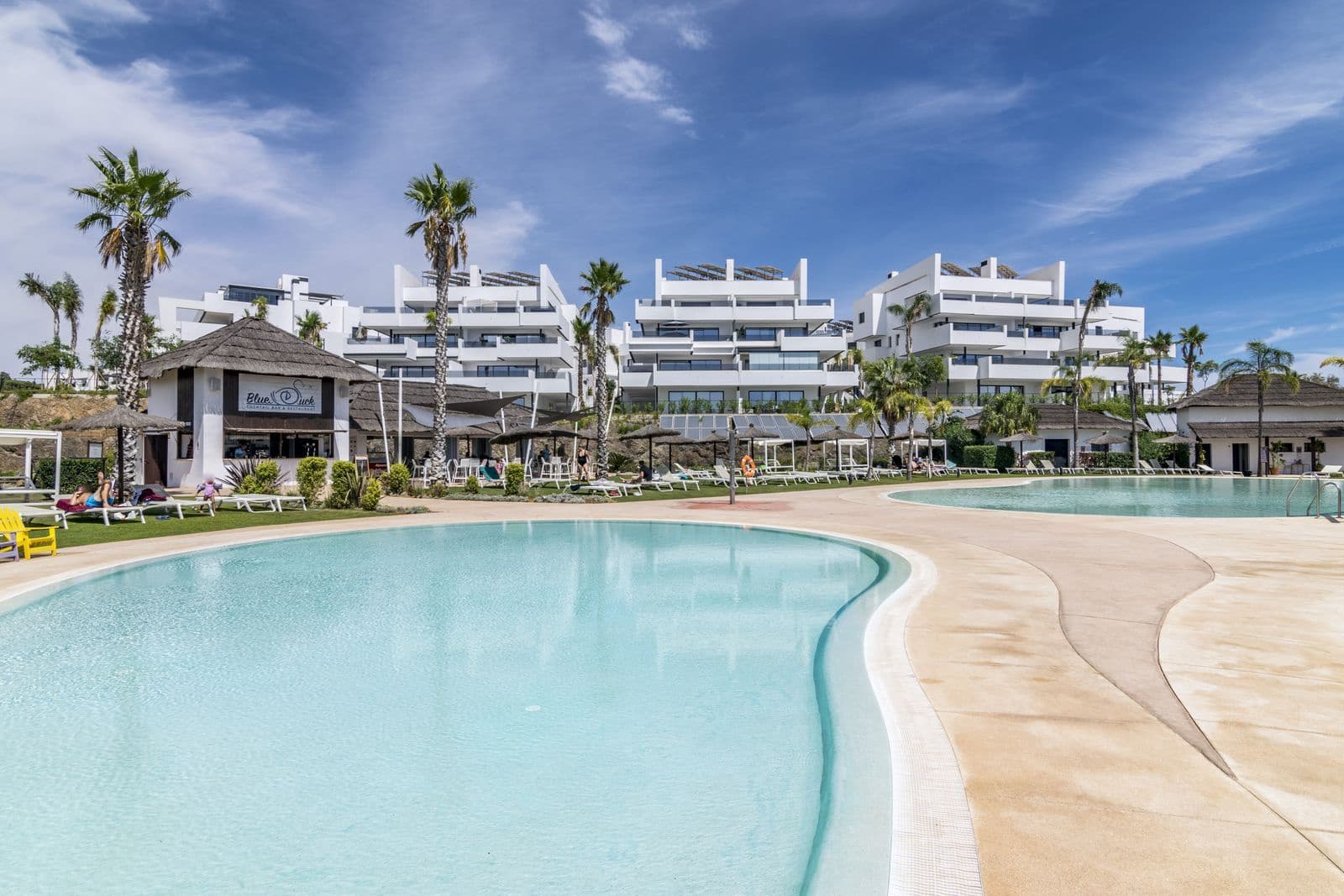 2 bedroom Apartment for sale in Estepona - € 510,000 (Ref: 9607693)