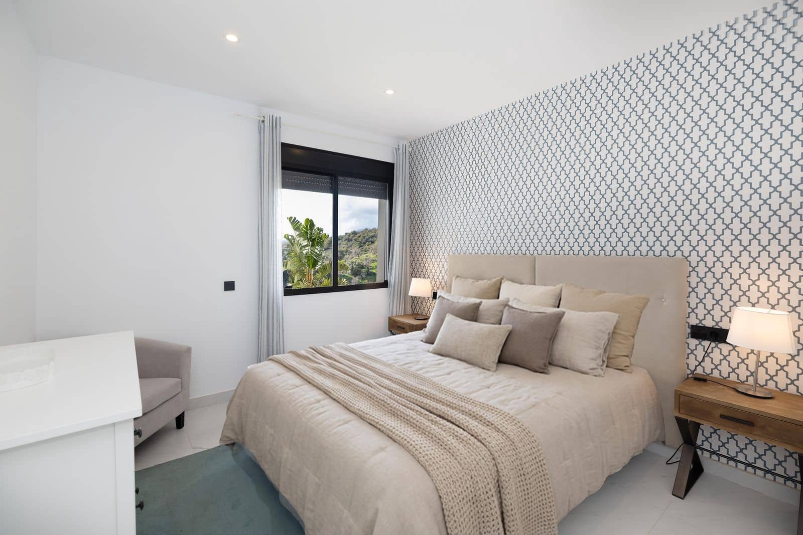 2 bedroom Apartment for sale in Estepona - € 510,000 (Ref: 9607693)