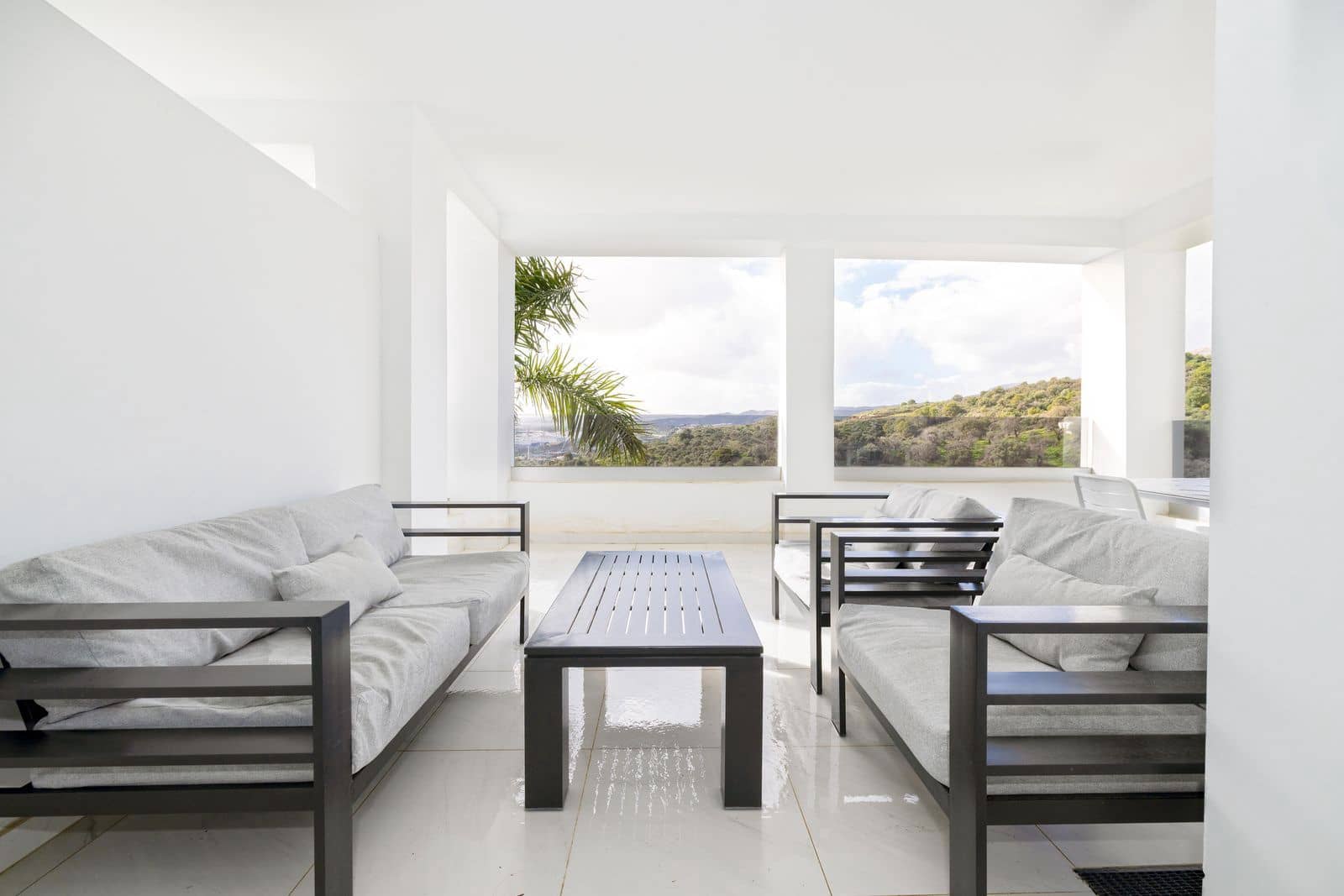 2 bedroom Apartment for sale in Estepona - € 510,000 (Ref: 9607693)