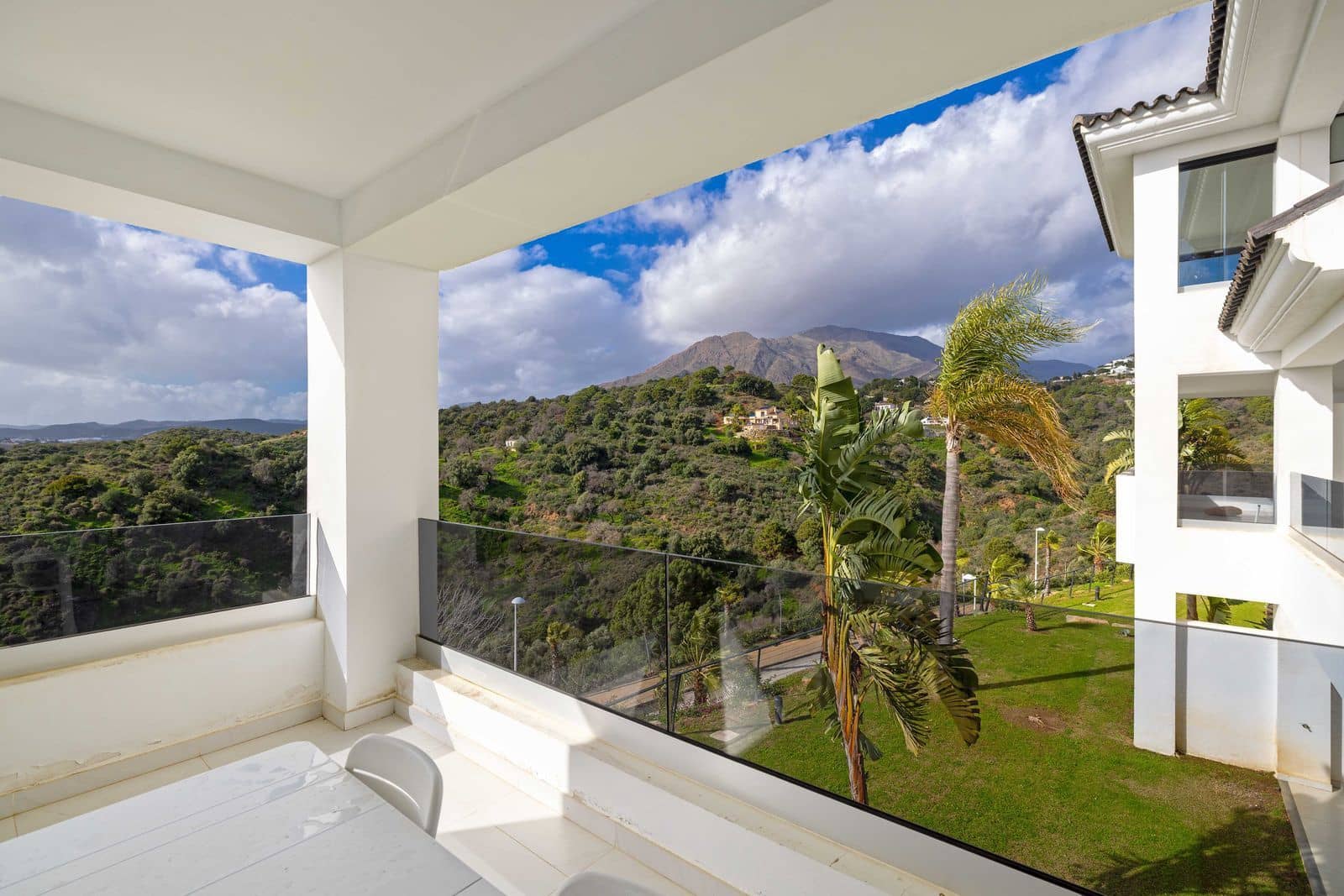 2 bedroom Apartment for sale in Estepona - € 510,000 (Ref: 9607693)