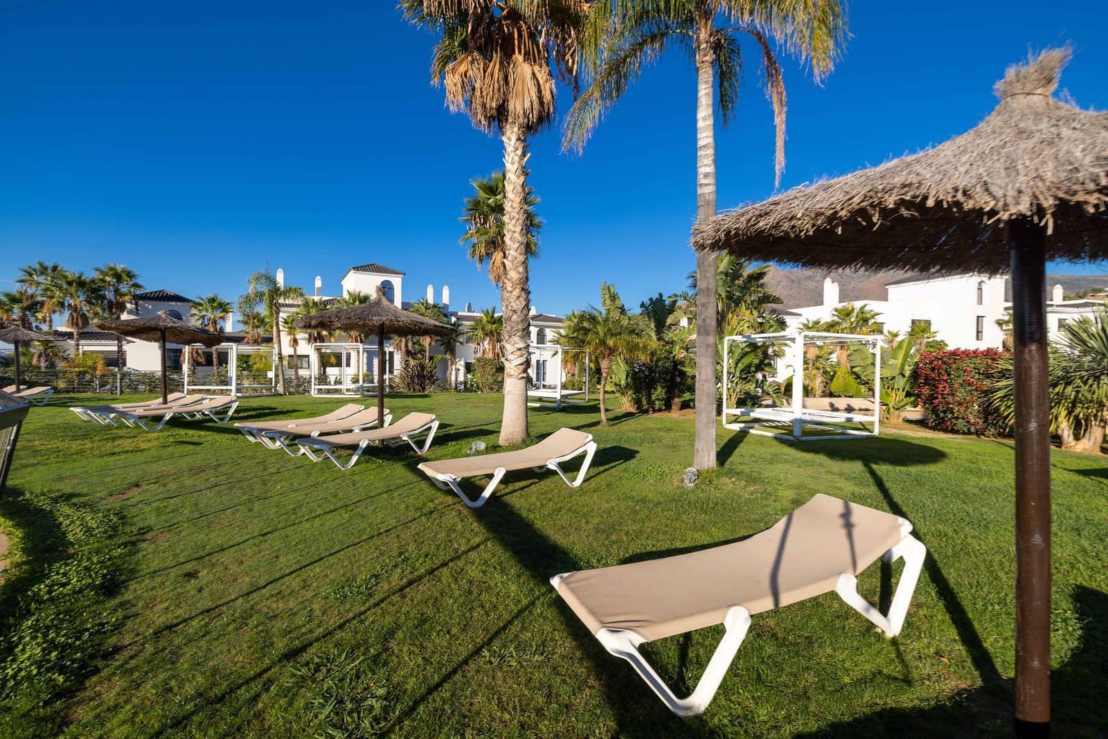 2 bedroom Apartment for sale in Estepona - € 510,000 (Ref: 9607693)