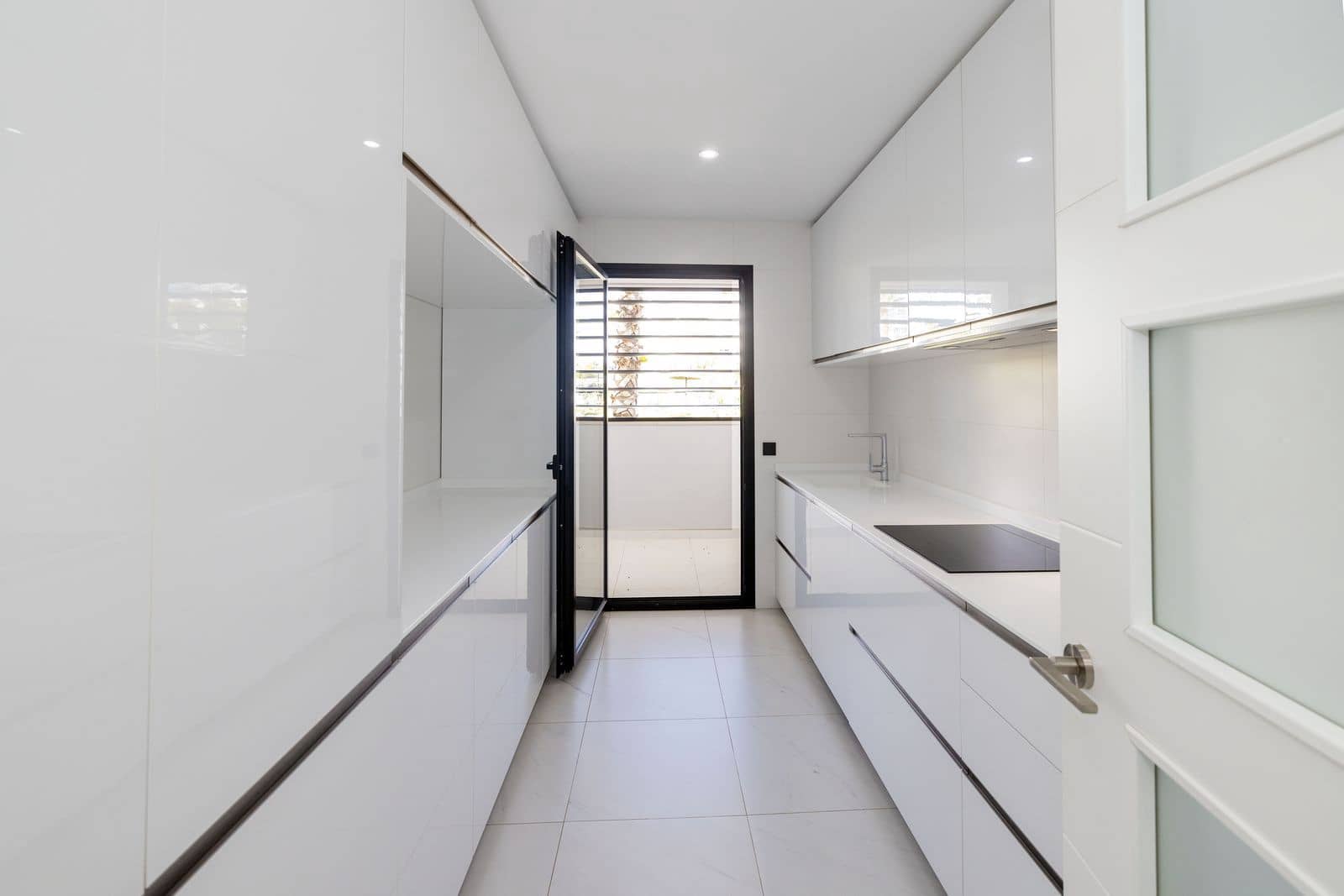 2 bedroom Apartment for sale in Estepona - € 510,000 (Ref: 9607693)