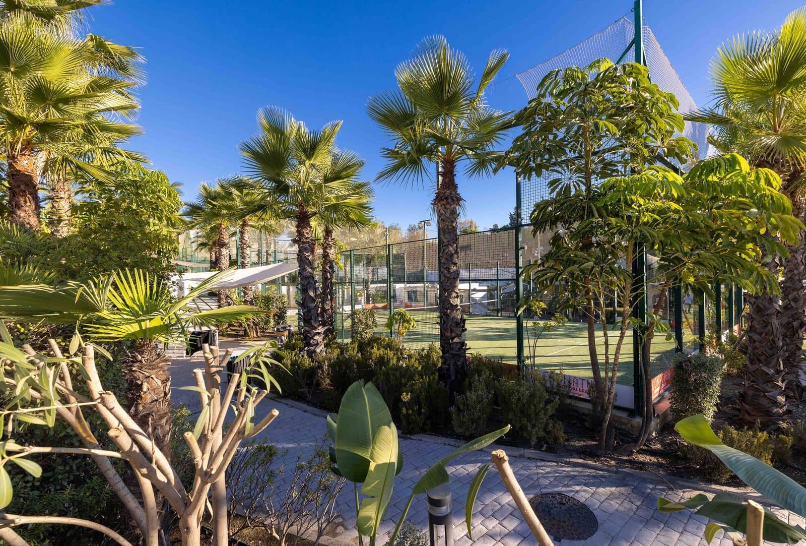 2 bedroom Apartment for sale in Estepona - € 510,000 (Ref: 9607693)