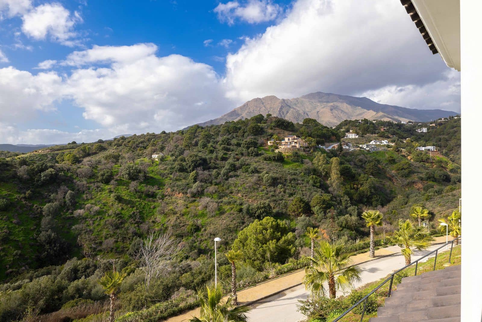 2 bedroom Apartment for sale in Estepona - € 510,000 (Ref: 9607693)