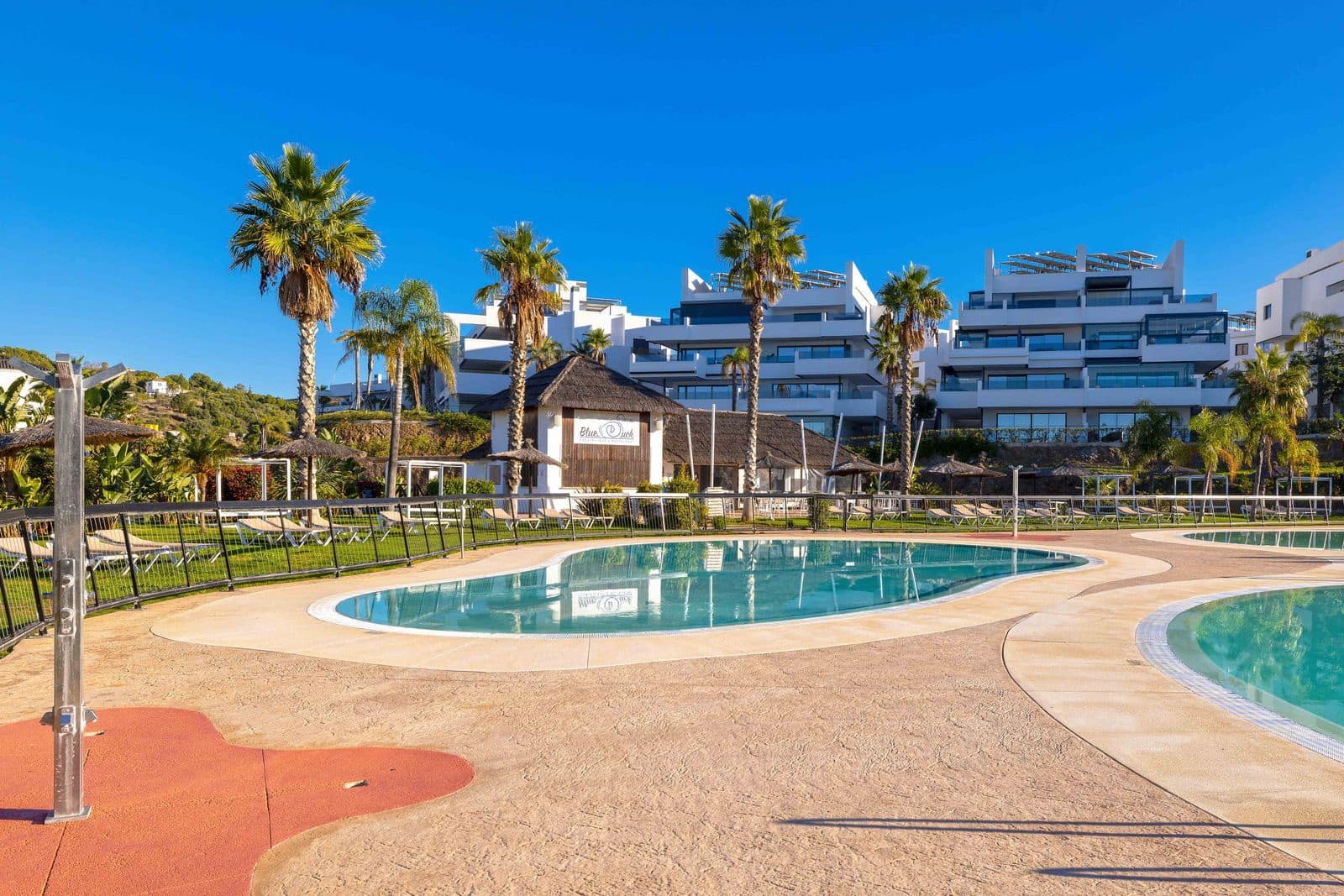 2 bedroom Apartment for sale in Estepona - € 510,000 (Ref: 9607693)