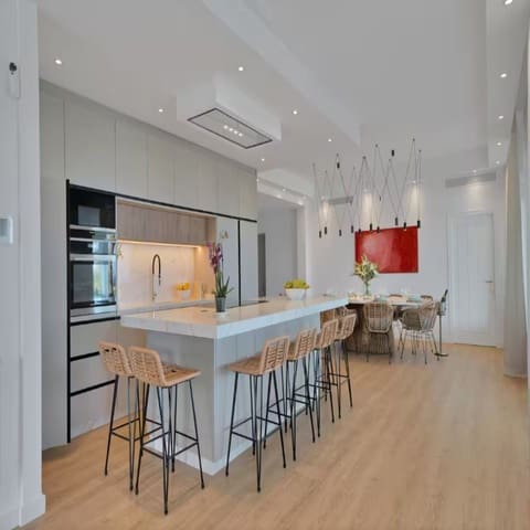 6 bedroom Villa for sale in Benalmádena - € 4,000,000 (Ref: 9607694)