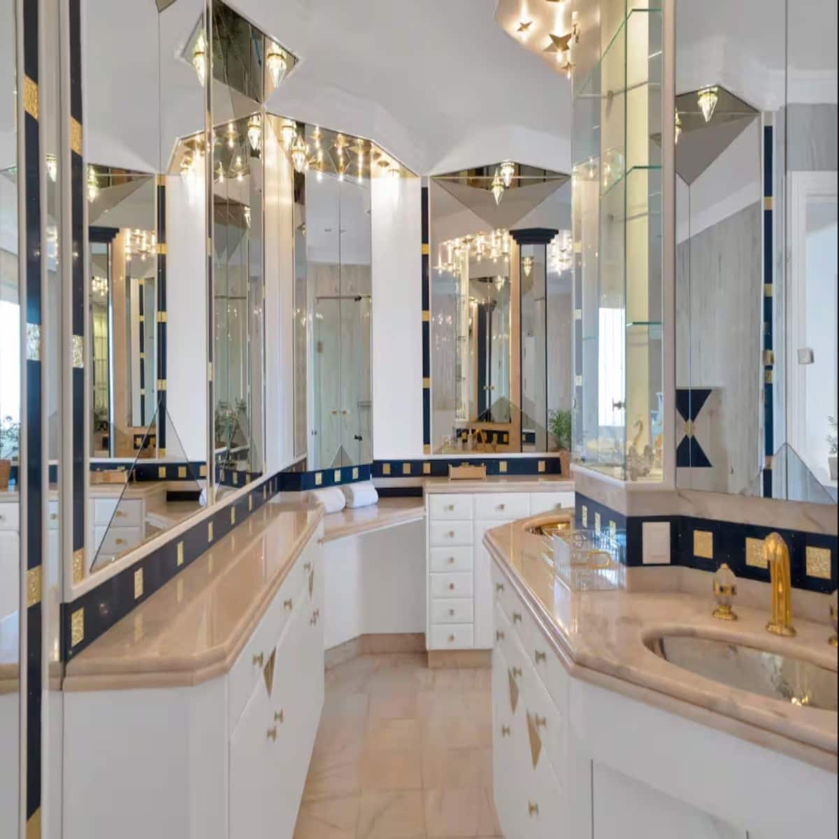 6 bedroom Villa for sale in Benalmadena - € 4,000,000 (Ref: 9607694)