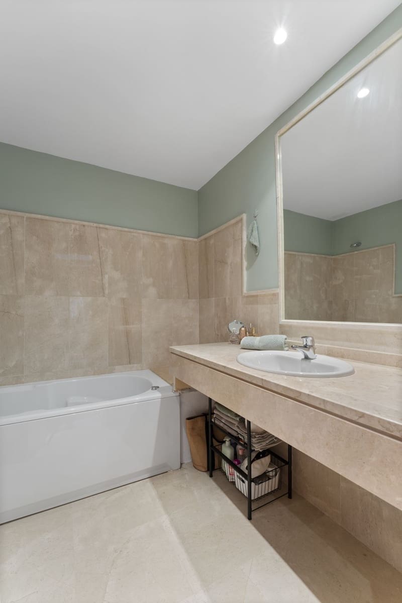 2 slaapkamer Appartement te koop in Casares - € 399.000 (Ref: 9607695)