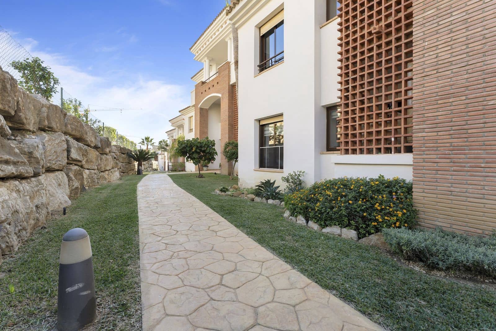 2 slaapkamer Appartement te koop in Casares - € 399.000 (Ref: 9607695)