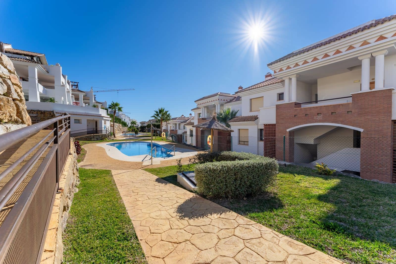 2 slaapkamer Appartement te koop in Casares - € 399.000 (Ref: 9607695)