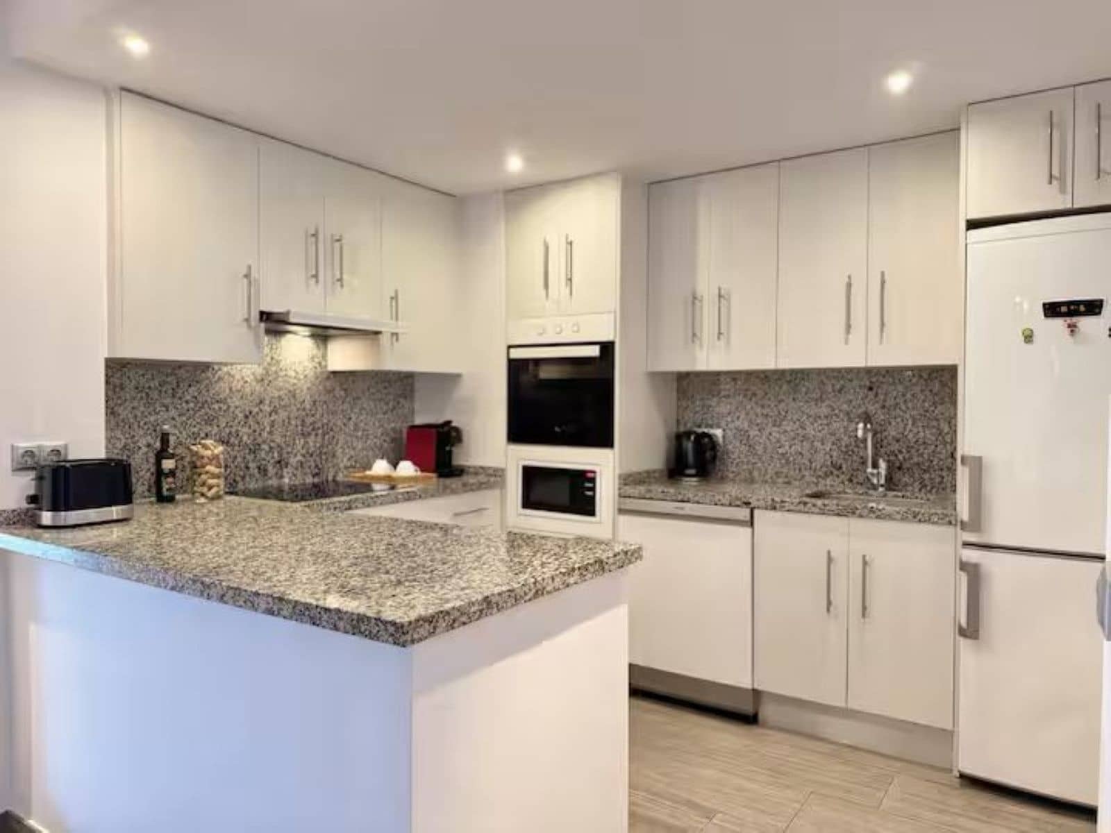 2 Zimmer Apartment zu verkaufen in Elviria - 685.000 € (Ref: 9607700)