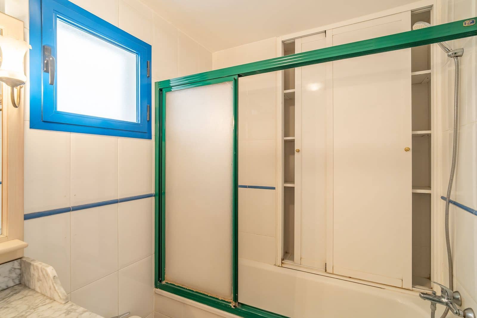 Apartamento de 3 habitaciones en Estepona en venta - 399.000 € (Ref: 9607701)