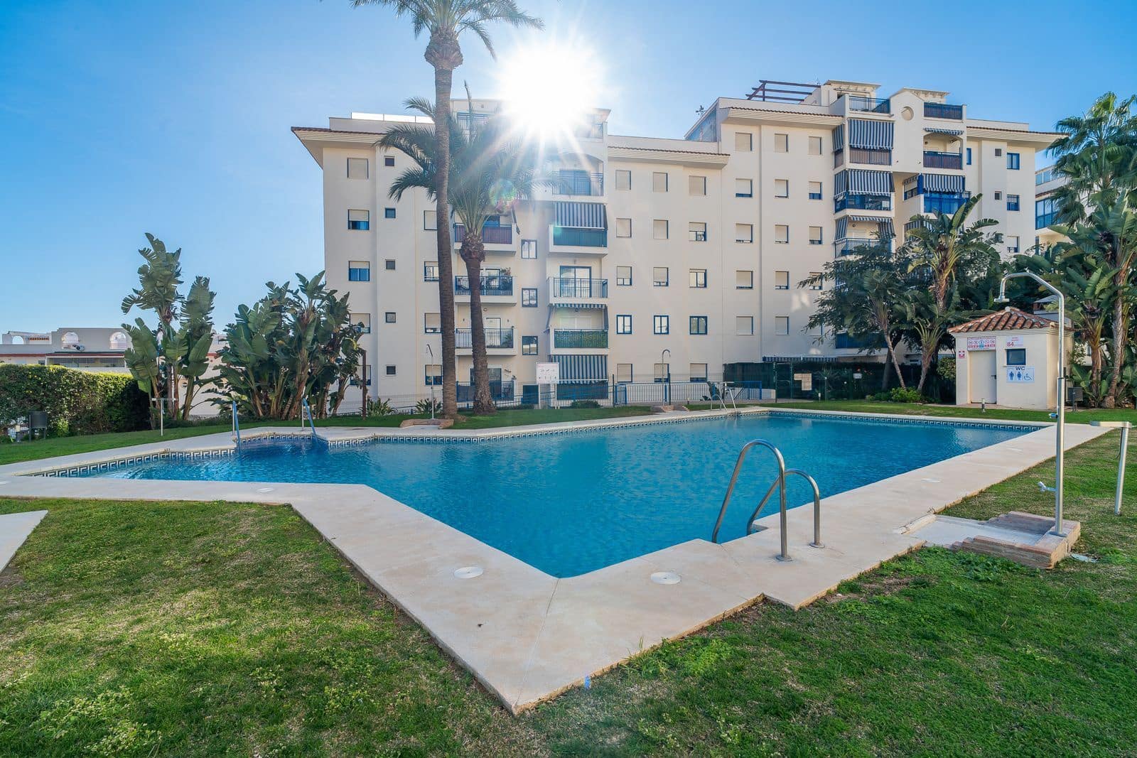 Apartamento de 3 habitaciones en Estepona en venta - 399.000 € (Ref: 9607701)