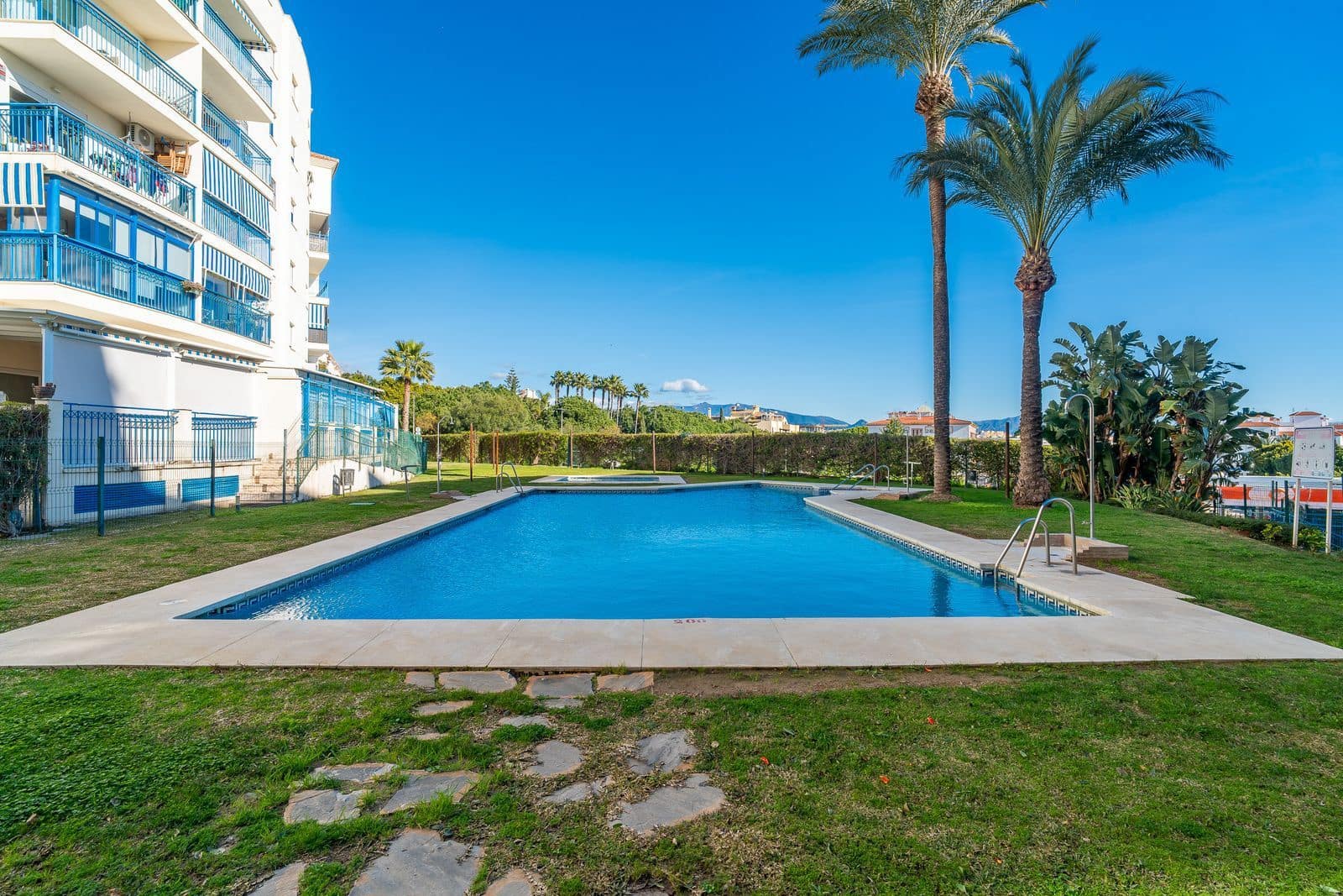 Apartamento de 3 habitaciones en Estepona en venta - 399.000 € (Ref: 9607701)