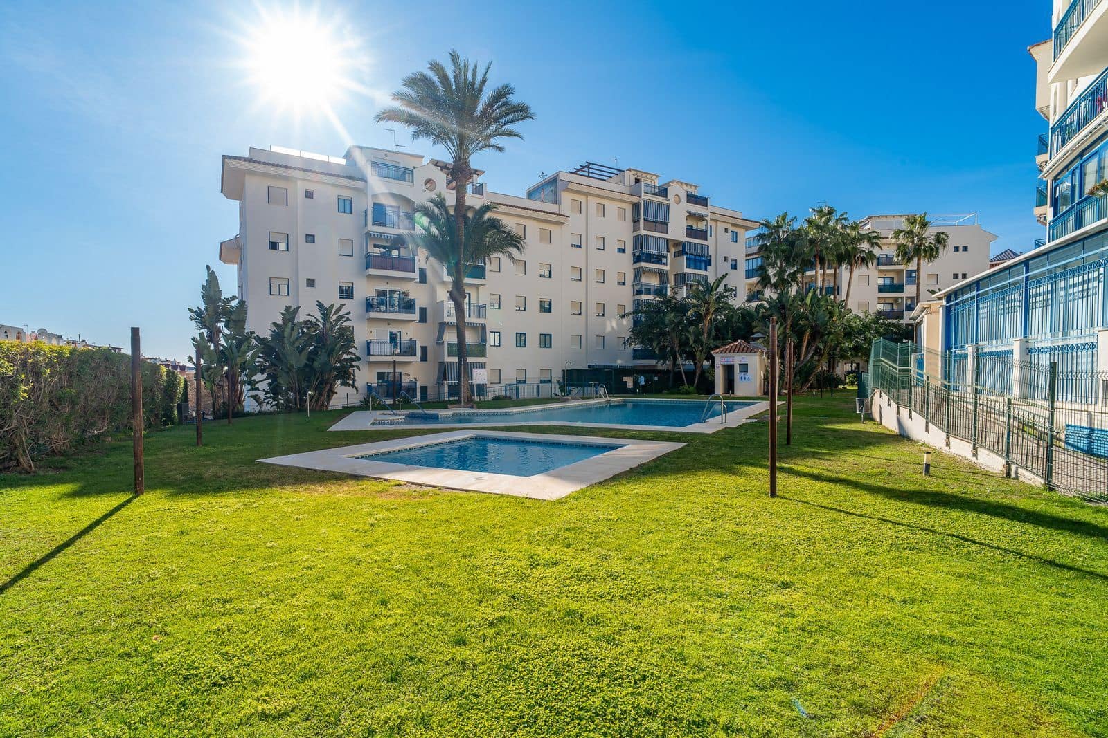 Apartamento de 3 habitaciones en Estepona en venta - 399.000 € (Ref: 9607701)