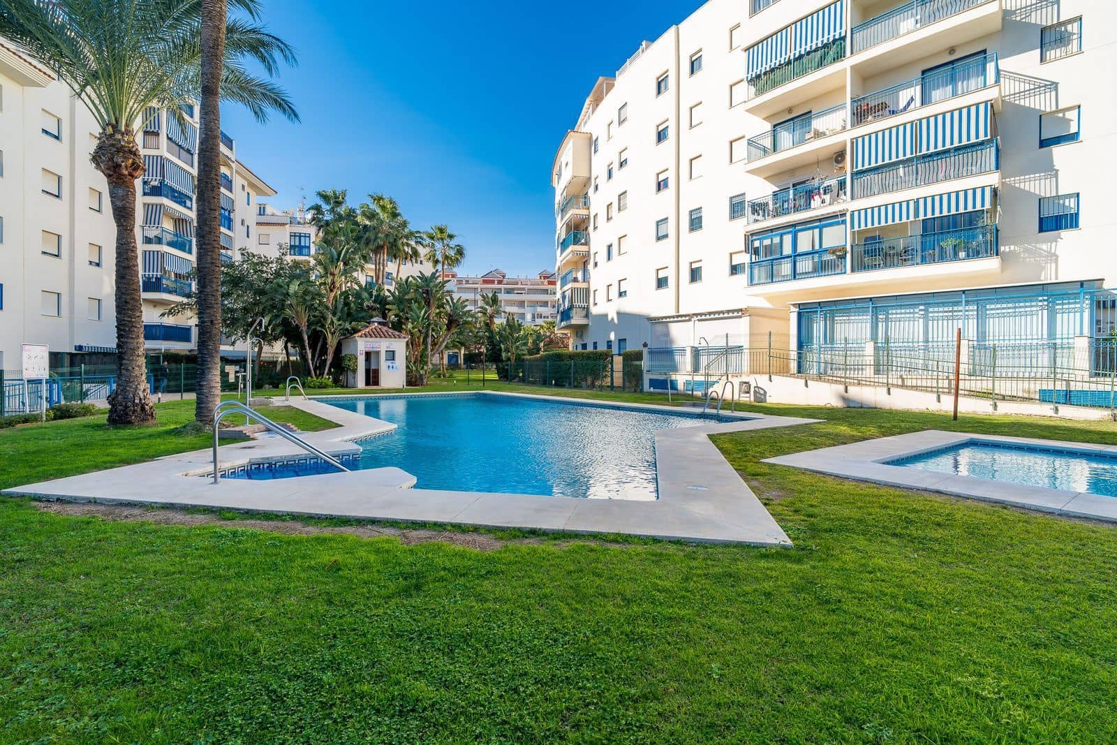 Apartamento de 3 habitaciones en Estepona en venta - 399.000 € (Ref: 9607701)