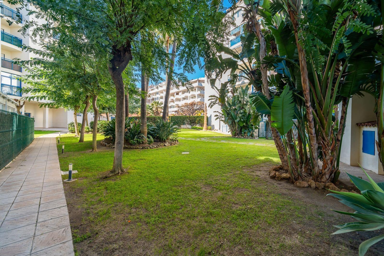 Apartamento de 3 habitaciones en Estepona en venta - 399.000 € (Ref: 9607701)