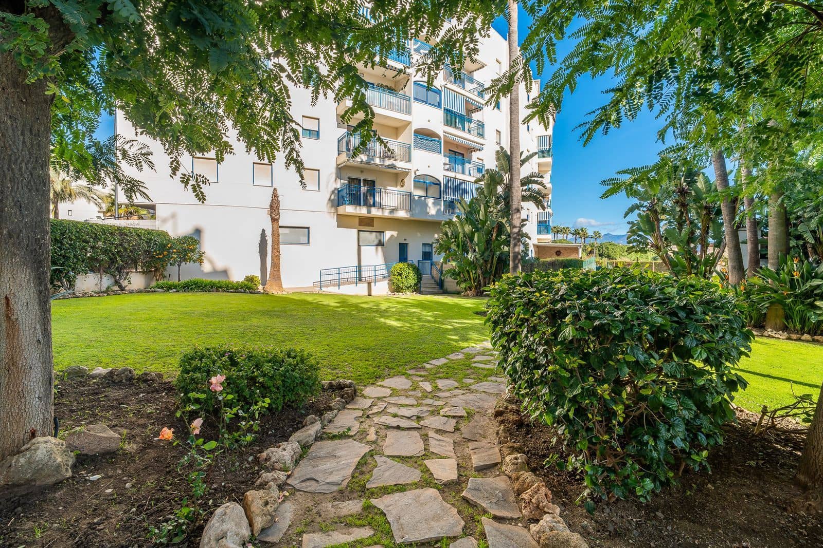 Apartamento de 3 habitaciones en Estepona en venta - 399.000 € (Ref: 9607701)