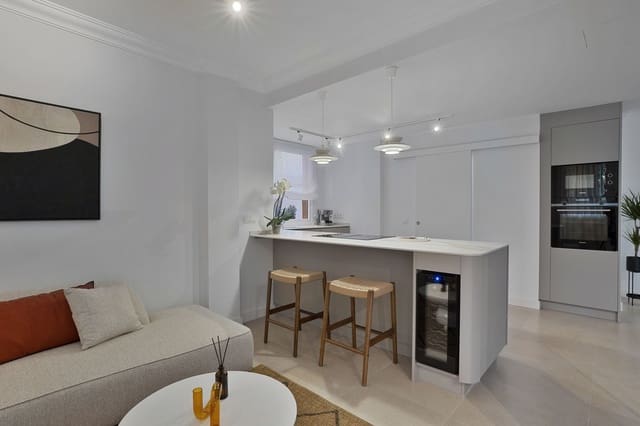 Apartamento de 2 habitaciones en El Paraiso, Estepona en venta - 499.000 € (Ref: 9607704)