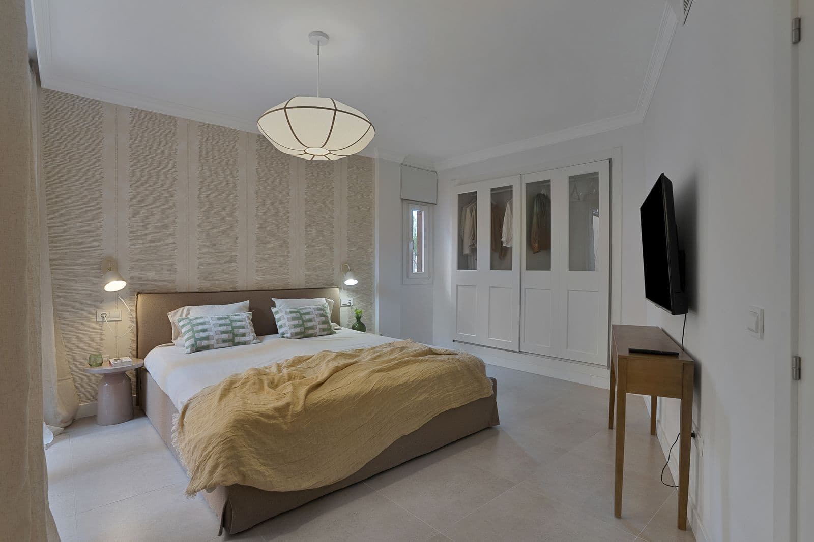 Apartamento de 2 habitaciones en El Paraiso en venta - 499.000 € (Ref: 9607704)