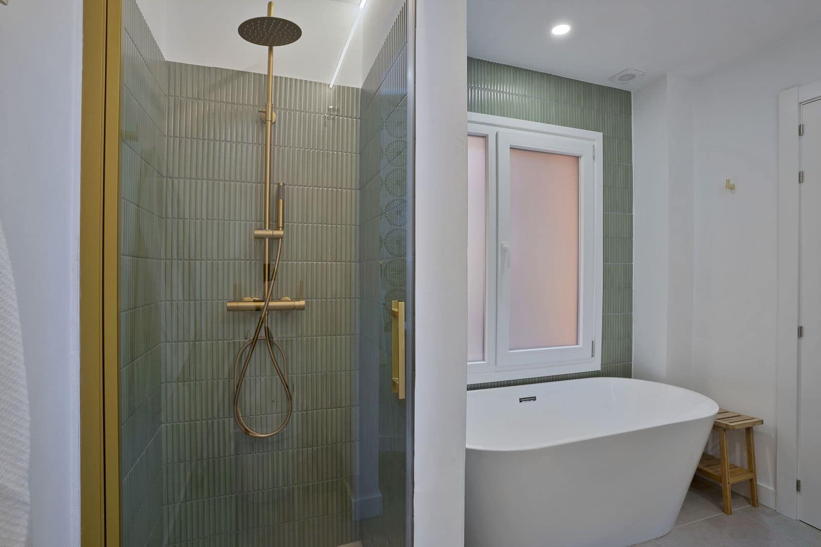 Apartamento de 2 habitaciones en El Paraiso en venta - 499.000 € (Ref: 9607704)