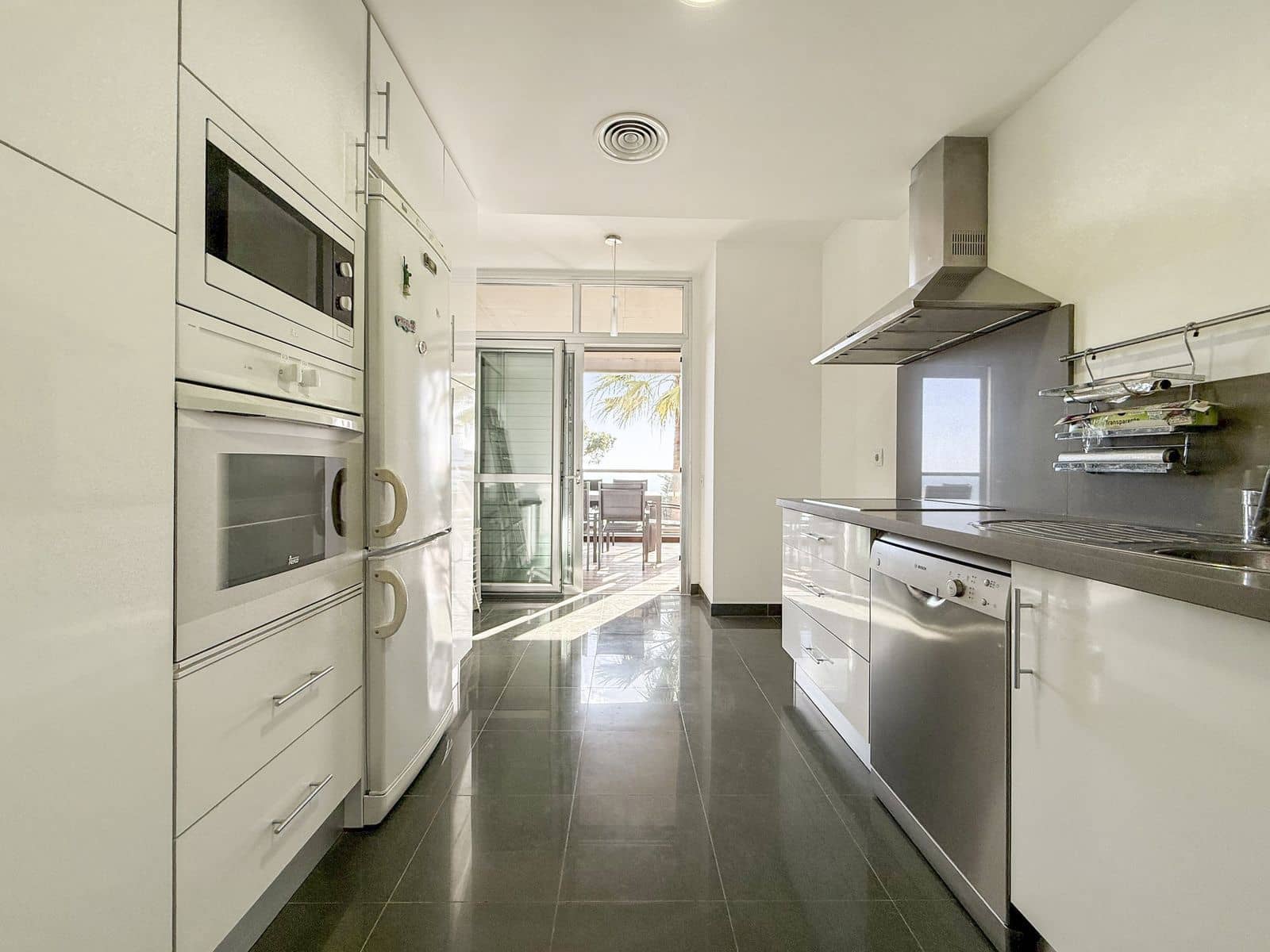 3 makuuhuone Huoneisto myytävänä paikassa Manilva - 380 000 € (Ref: 9607706)