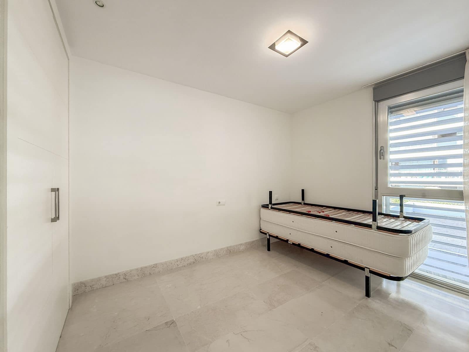 3 makuuhuone Huoneisto myytävänä paikassa Manilva - 380 000 € (Ref: 9607706)