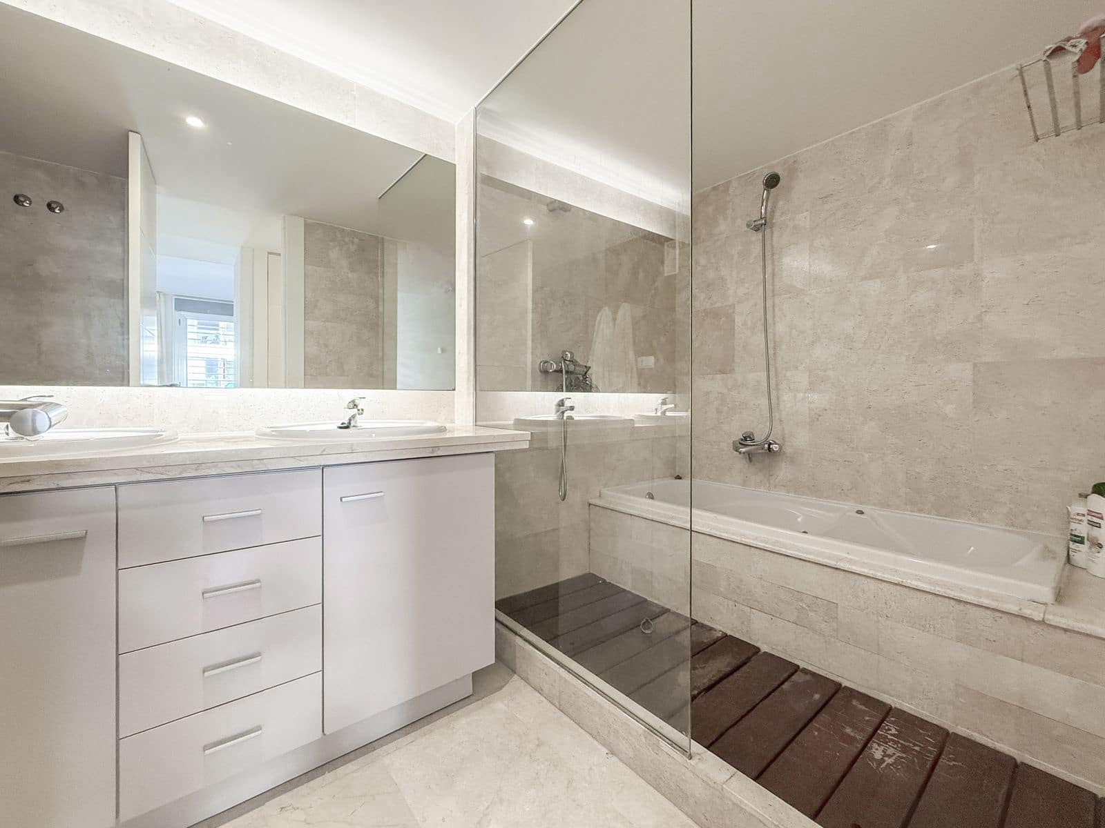 3 makuuhuone Huoneisto myytävänä paikassa Manilva - 380 000 € (Ref: 9607706)