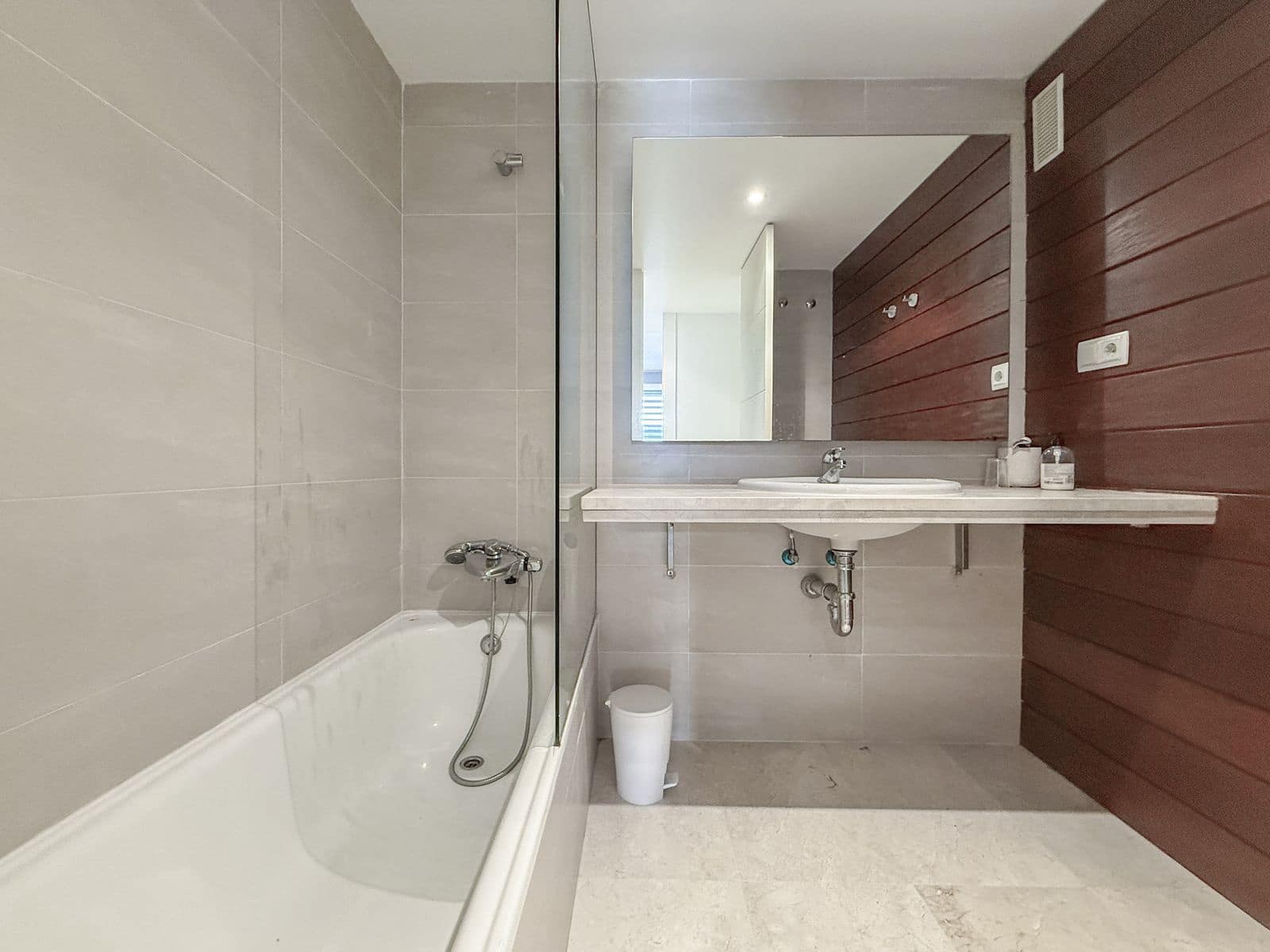 3 makuuhuone Huoneisto myytävänä paikassa Manilva - 380 000 € (Ref: 9607706)