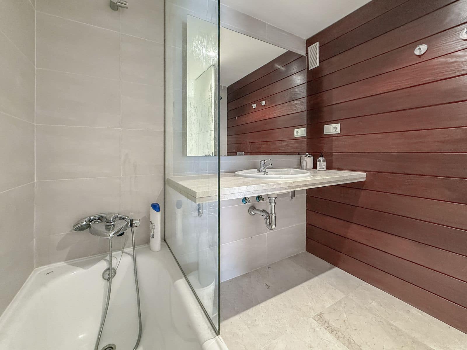 3 makuuhuone Huoneisto myytävänä paikassa Manilva - 380 000 € (Ref: 9607706)