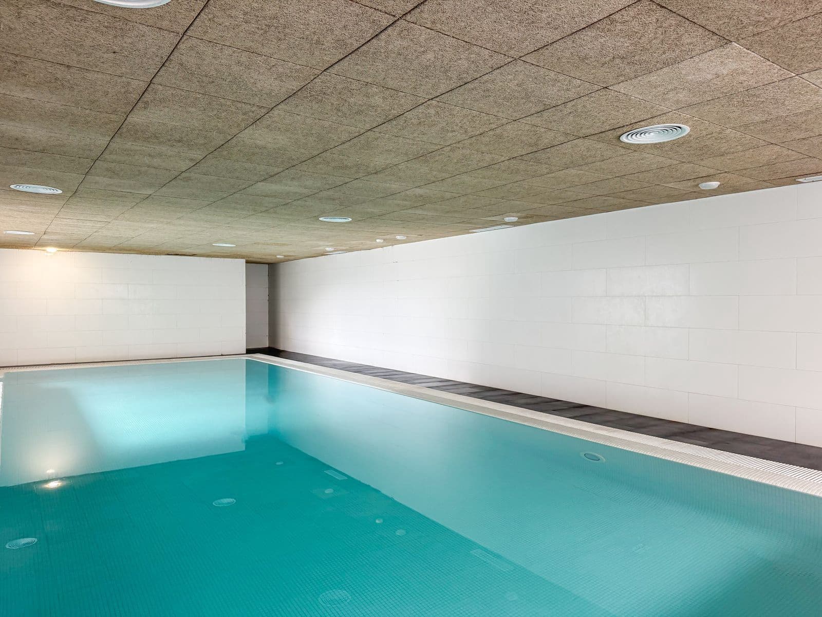 3 makuuhuone Huoneisto myytävänä paikassa Manilva - 380 000 € (Ref: 9607706)