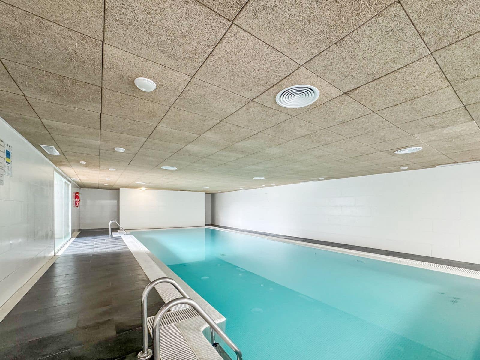 3 makuuhuone Huoneisto myytävänä paikassa Manilva - 380 000 € (Ref: 9607706)