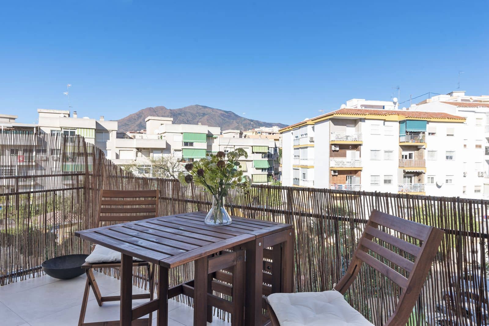 3 bedroom Apartment for sale in Estepona - € 399,000 (Ref: 9607711)