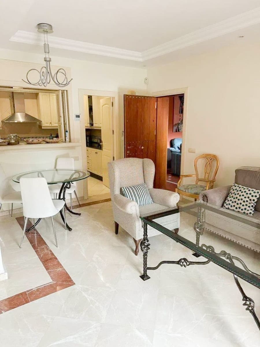 3 bedroom Apartment for sale in Elviria - € 575,000 (Ref: 9607715)