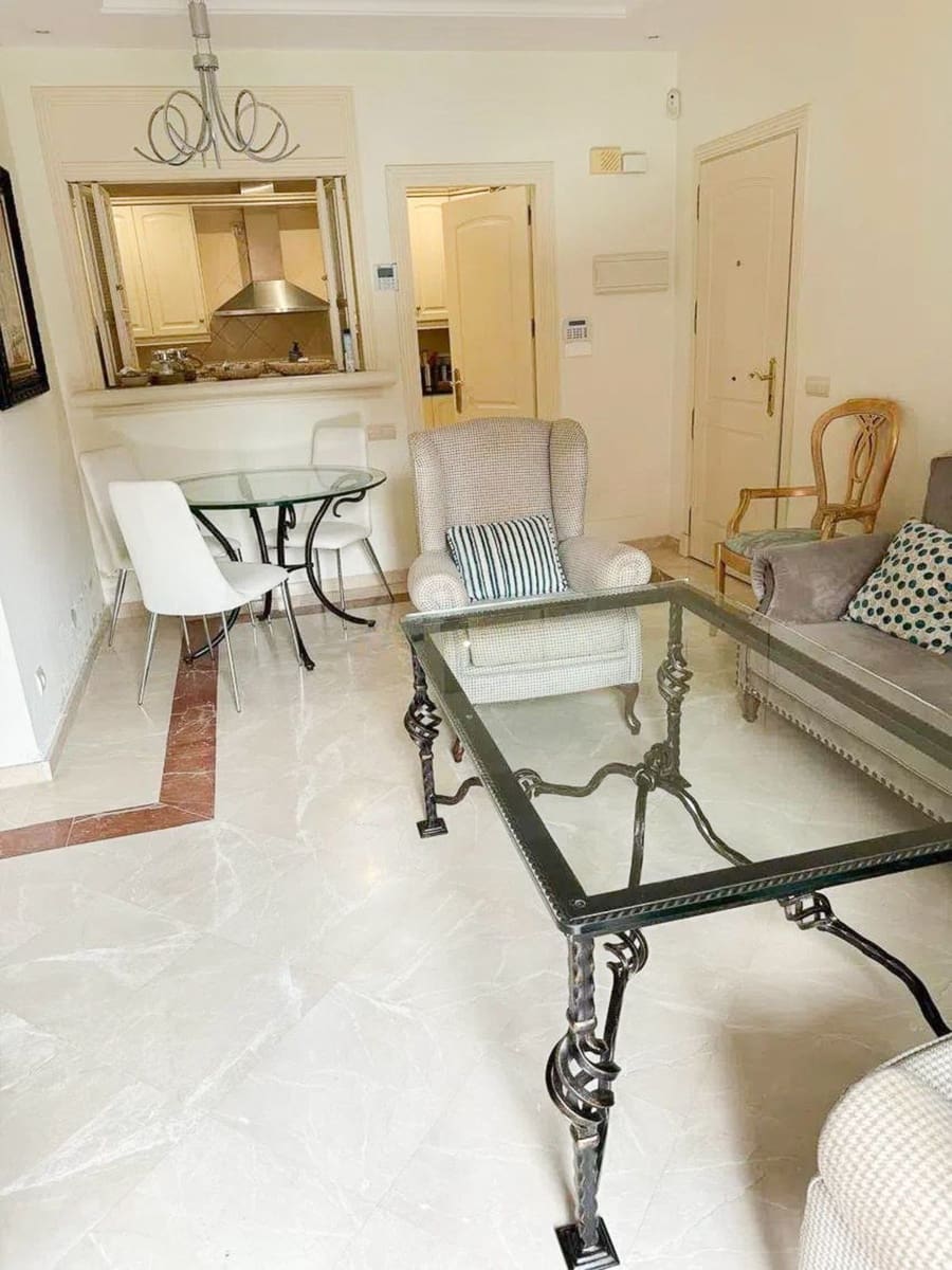 3 bedroom Apartment for sale in Elviria - € 575,000 (Ref: 9607715)