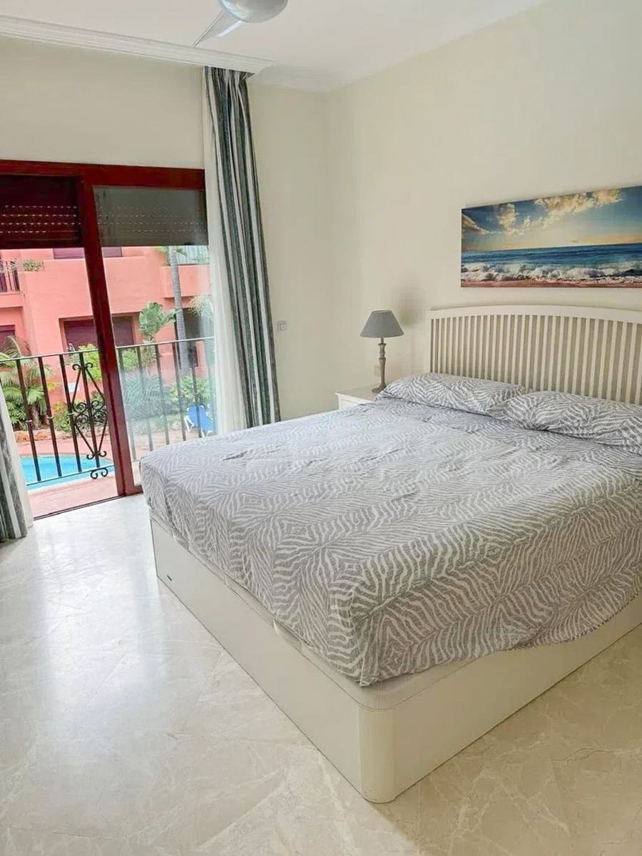 3 bedroom Apartment for sale in Elviria - € 575,000 (Ref: 9607715)