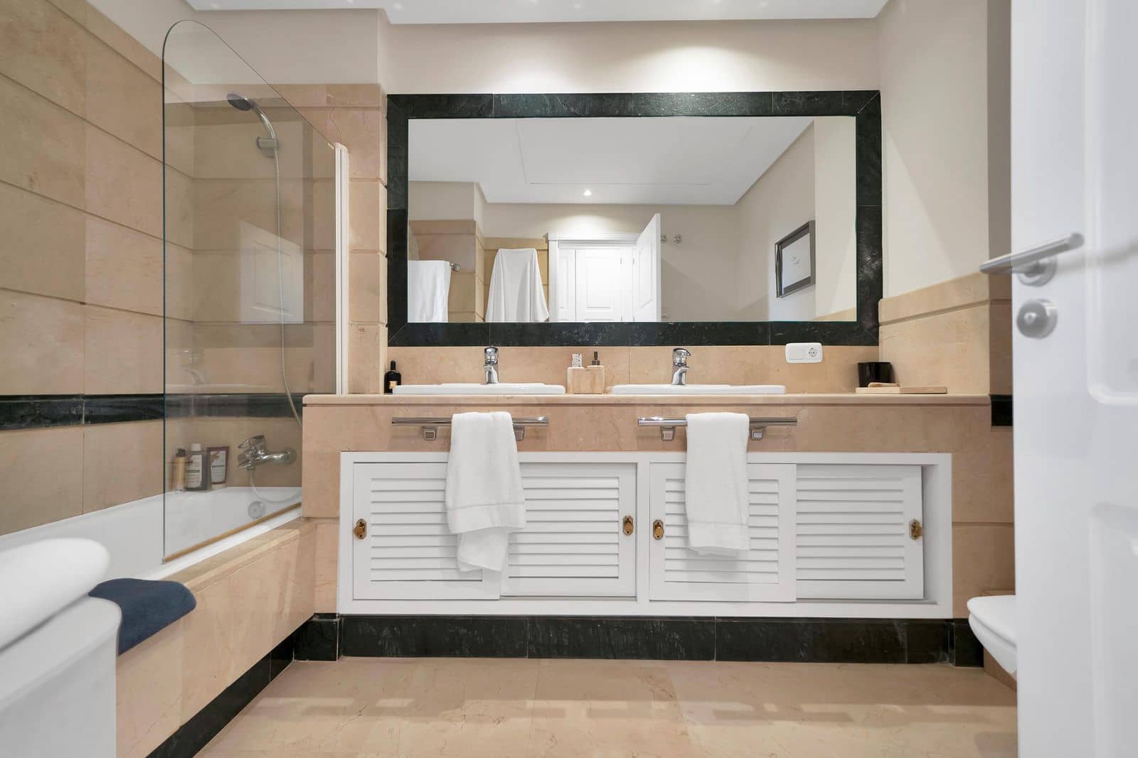 3 soveværelse Lejlighed til salg i Bahia de Marbella - € 1.300.000 (Ref: 9607719)