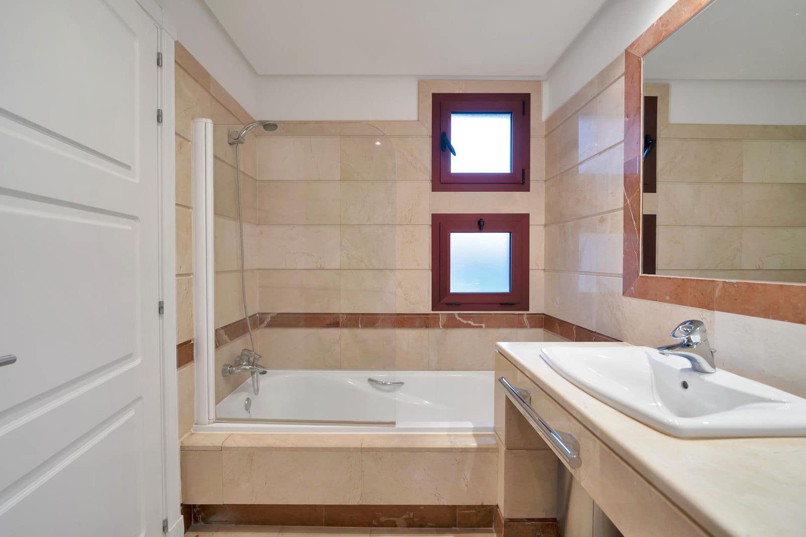 3 soveværelse Lejlighed til salg i Bahia de Marbella - € 1.300.000 (Ref: 9607719)