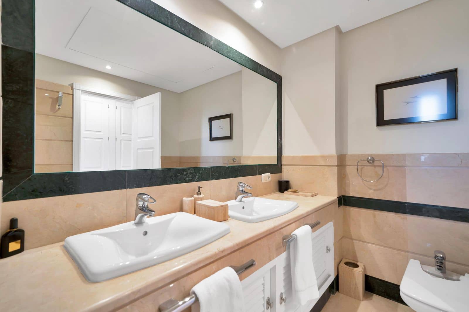 3 soveværelse Lejlighed til salg i Bahia de Marbella - € 1.300.000 (Ref: 9607719)