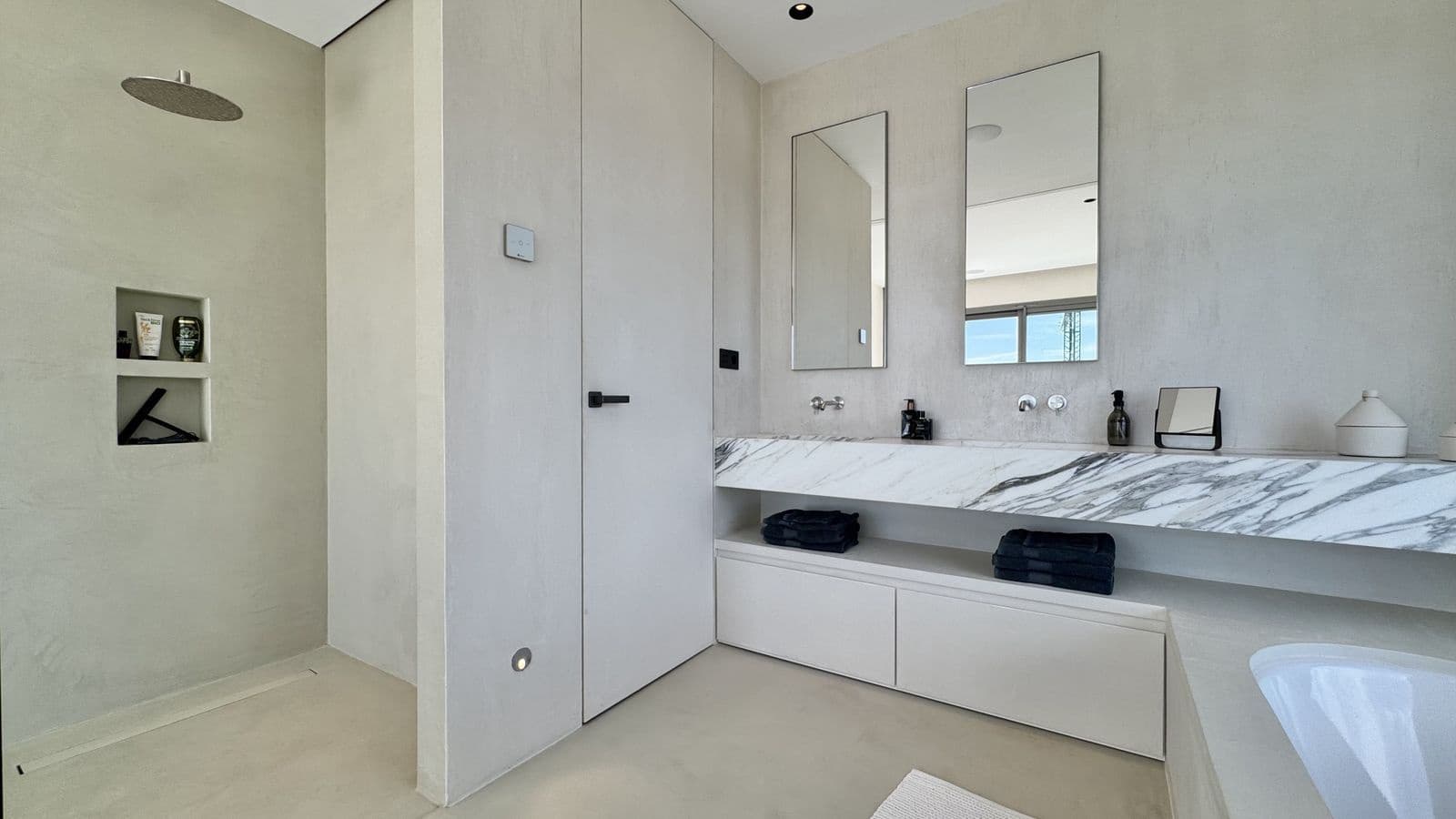 3 bedroom Apartment for sale in La Quinta - € 1,895,000 (Ref: 9607720)