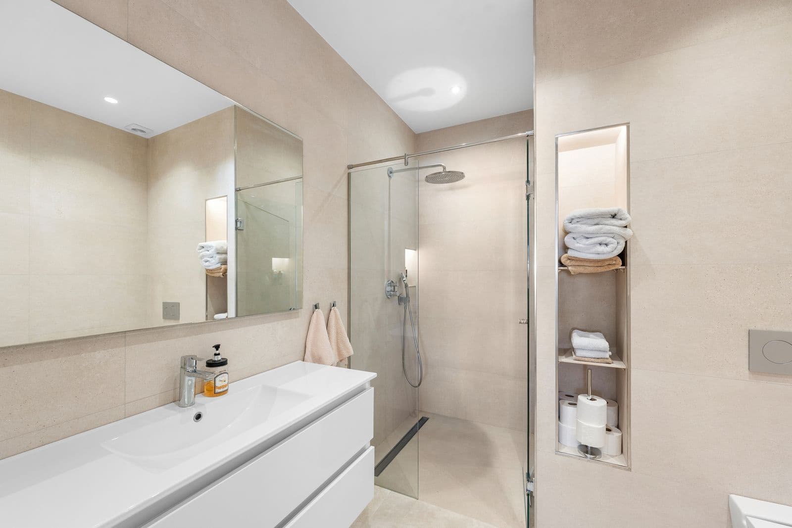 3 soveværelse Lejlighed til salg i Nueva Andalucia - € 1.600.000 (Ref: 9607732)