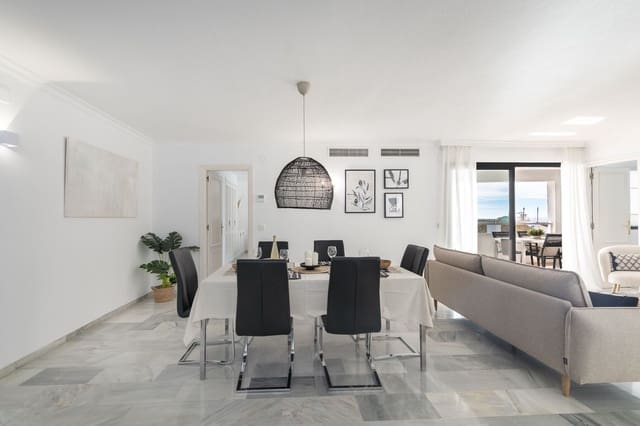 2 bedroom Apartment for sale in Puerto Banus, Marbella - € 850,000 (Ref: 9607733)
