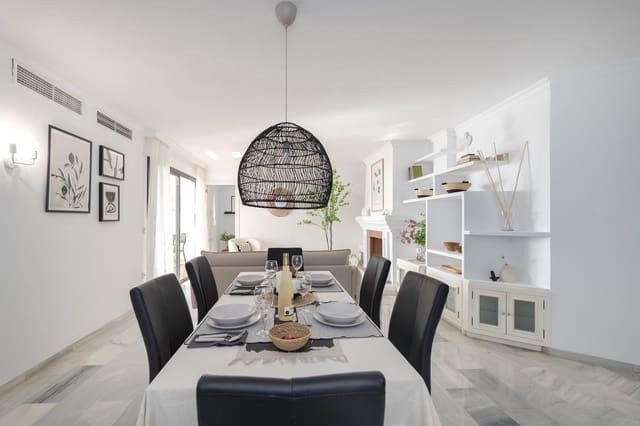 2 bedroom Apartment for sale in Puerto Banus, Marbella - € 850,000 (Ref: 9607733)