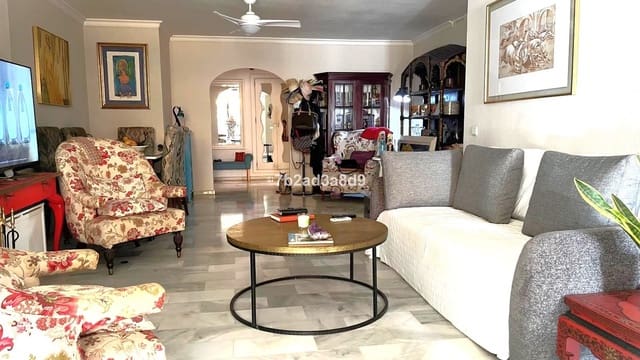 3 soveværelse Lejlighed til salg i Puerto Banus, Marbella - € 489.000 (Ref: 9607734)